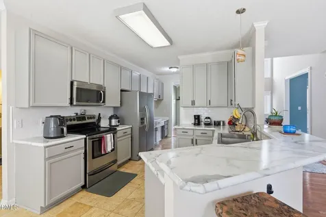 9105 Willow Valley Court Raleigh NC 27617