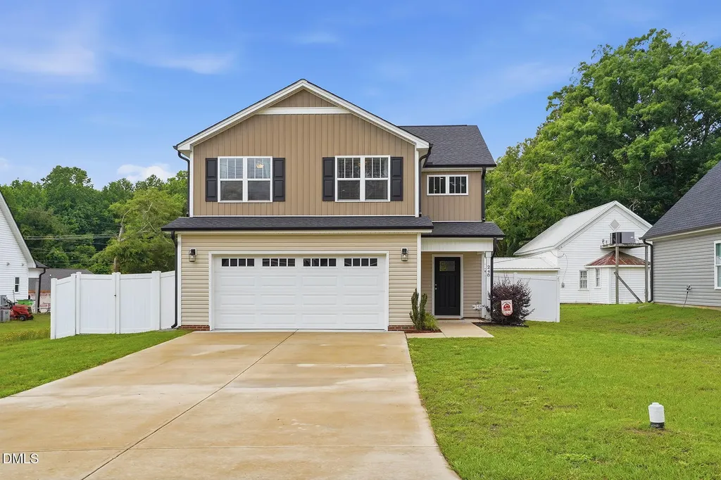 248 S Baker Street Four Oaks NC 27524