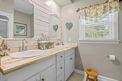1202 Old Smith Chapel Road Mount Olive NC 28365