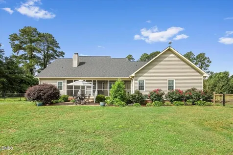 1202 Old Smith Chapel Road Mount Olive NC 28365