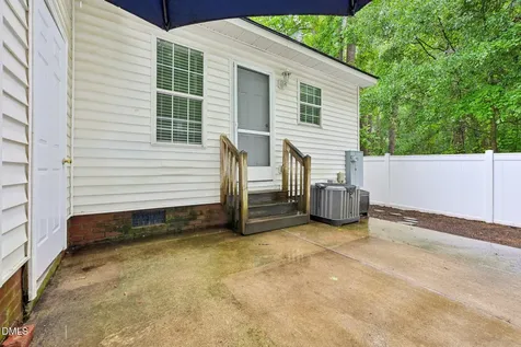 212 Saint James Court Clayton NC 27520