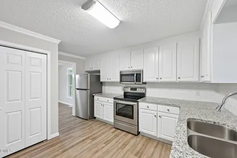 212 Saint James Court Clayton NC 27520