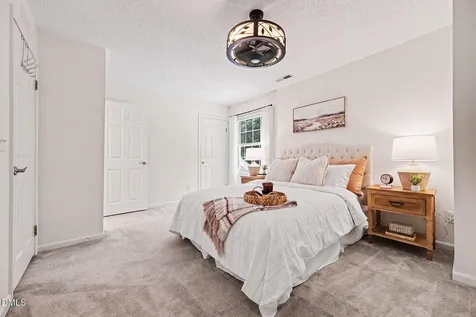 148 Luxon Place Cary NC 27513
