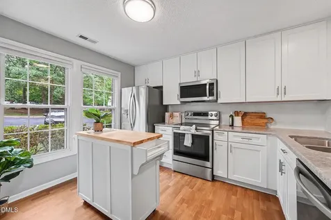 148 Luxon Place Cary NC 27513