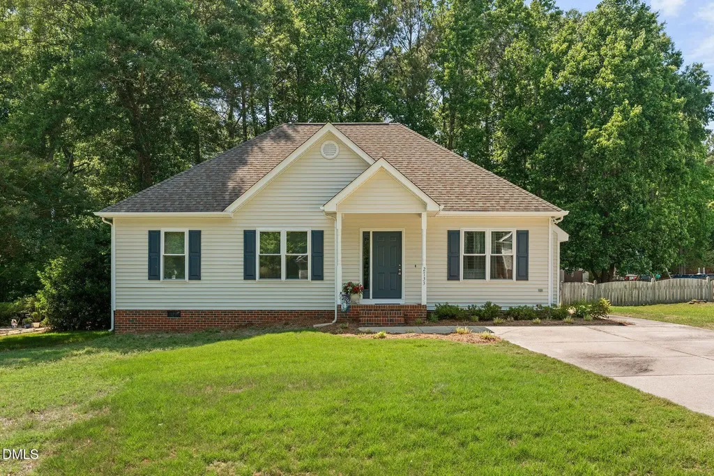2733 Glastonbury Road Apex NC 27539