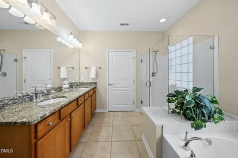 604 Bloomsbury Place Cary NC 27519
