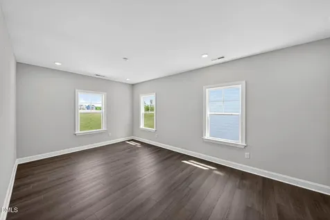 316 Oakwood Crest Drive Knightdale NC 27545