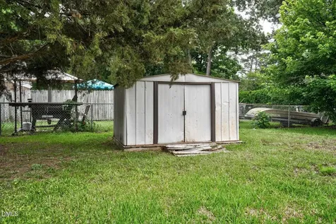 1811 Delwood Drive W Wilson NC 27893
