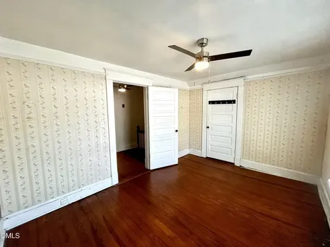 541 Roanoke Avenue Roanoke Rapids NC 27870