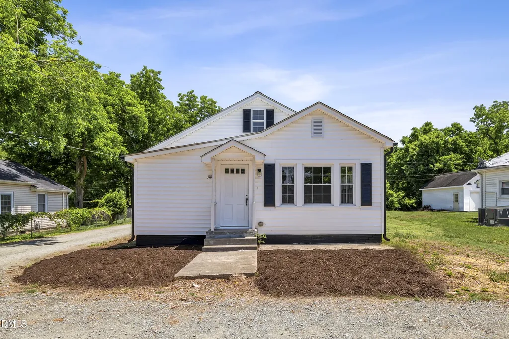 3111 Lucas Street Elon NC 27244