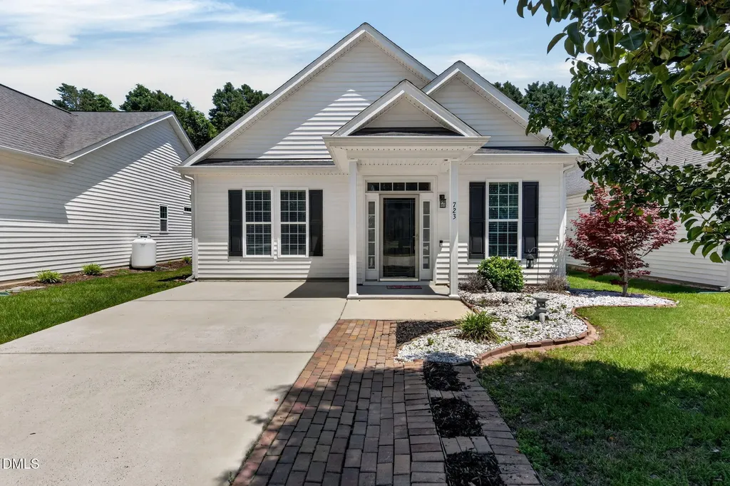 723 Barlang Circle Fuquay Varina NC 27526