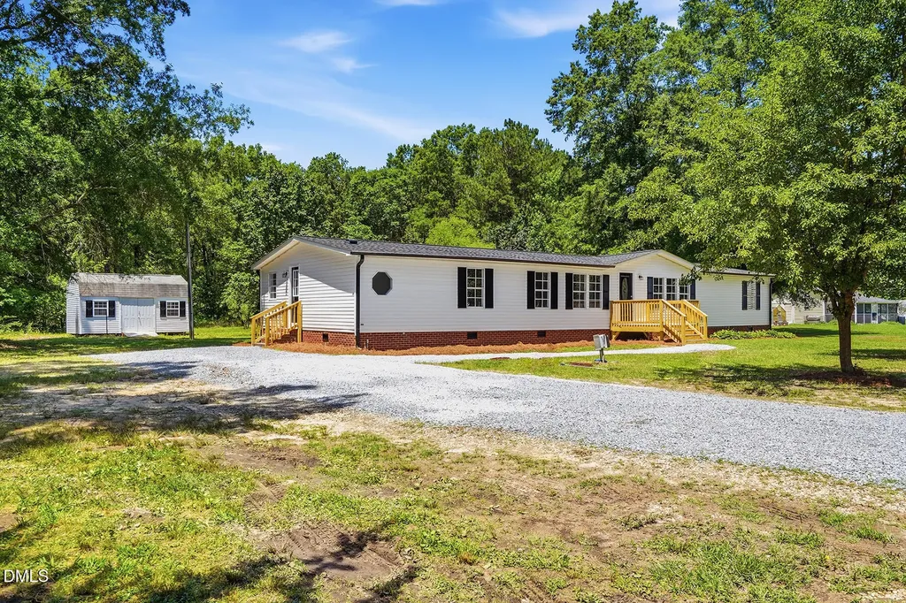 5114 Titan Roberts Road Erwin NC 28339