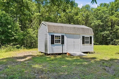 5114 Titan Roberts Road Erwin NC 28339
