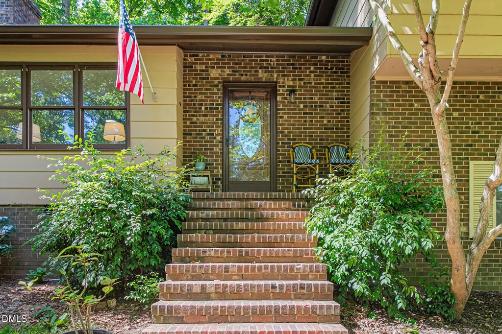 1832 Travis Lane Burlington NC 27217