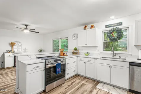 1832 Travis Lane Burlington NC 27217