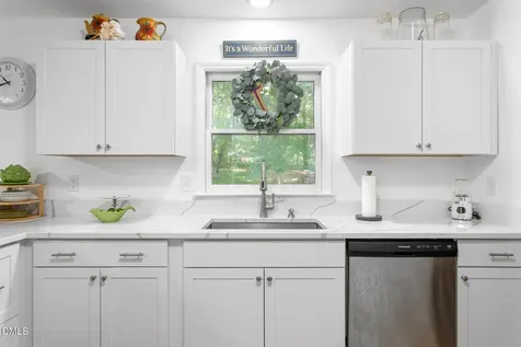1832 Travis Lane Burlington NC 27217