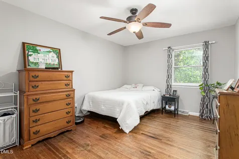 1832 Travis Lane Burlington NC 27217