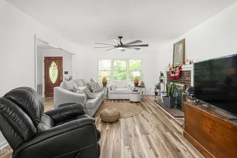 1832 Travis Lane Burlington NC 27217