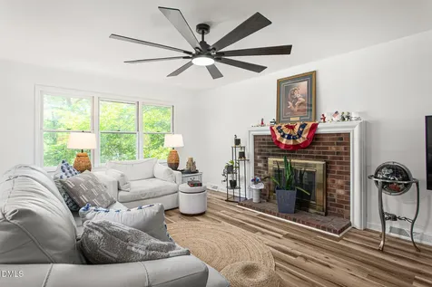 1832 Travis Lane Burlington NC 27217