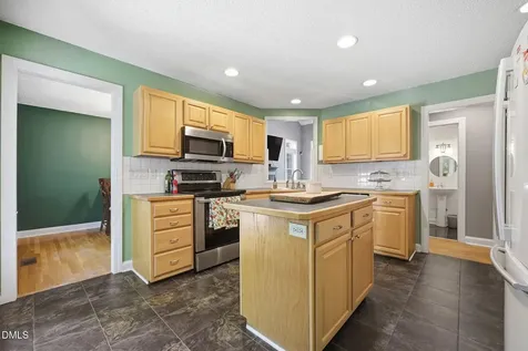 2002 Crooked Creek Road Greenville NC 27858