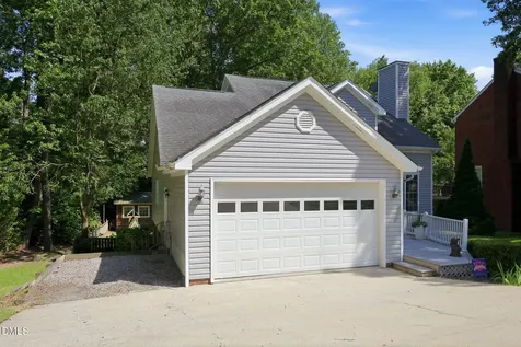2002 Crooked Creek Road Greenville NC 27858