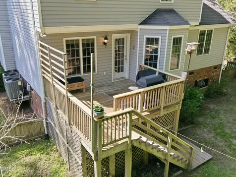 2002 Crooked Creek Road Greenville NC 27858