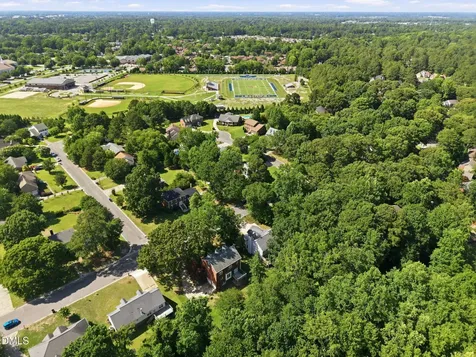 2002 Crooked Creek Road Greenville NC 27858