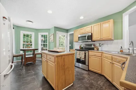 2002 Crooked Creek Road Greenville NC 27858