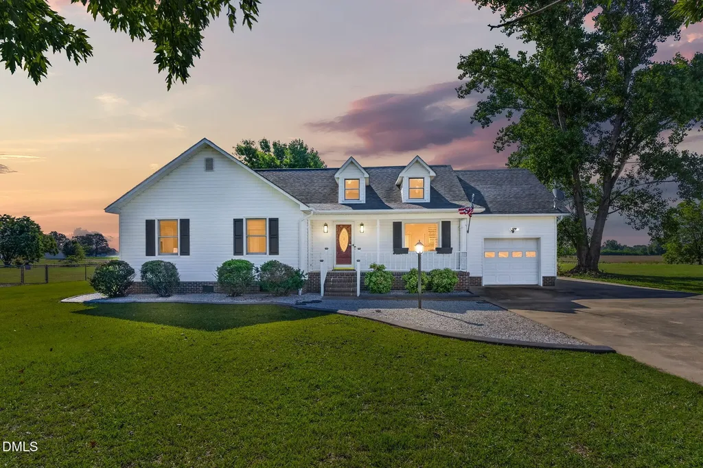 113 Joy Avenue Pikeville NC 27863