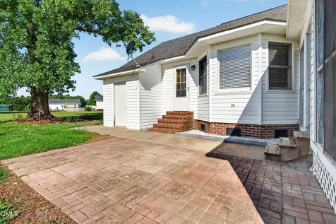 113 Joy Avenue Pikeville NC 27863