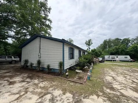 197 Zoo Road S Roanoke Rapids NC 27870