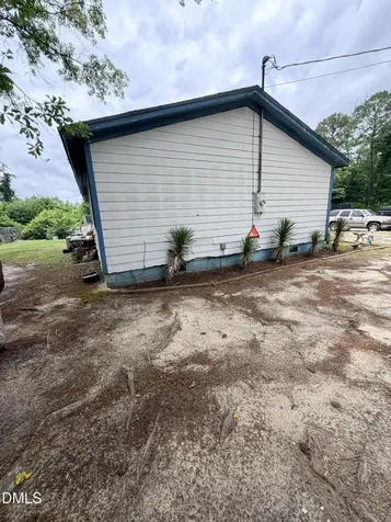 197 Zoo Road S Roanoke Rapids NC 27870