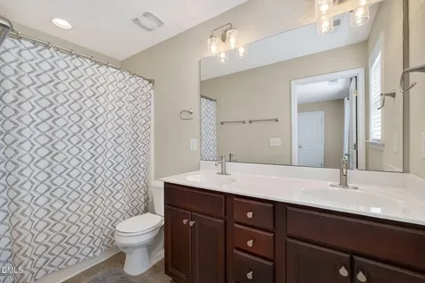 1027 Bridlemine Drive Fuquay Varina NC 27526