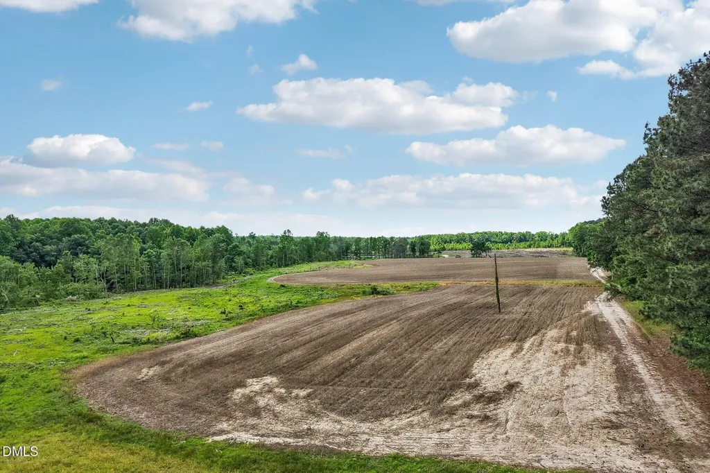 89 Nash County Line Road Castalia NC 27816
