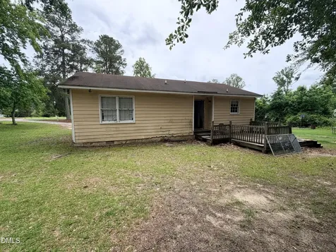 199 Zoo Road S Roanoke Rapids NC 27870