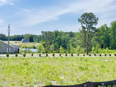 17 Windward Place Lillington NC 27546