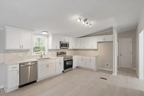 6631 Roundstone Lane Oxford NC 27565