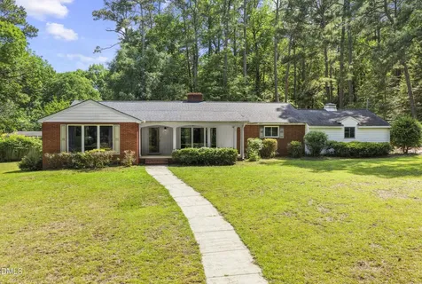 3 Dogwood Forest Clayton NC 27520