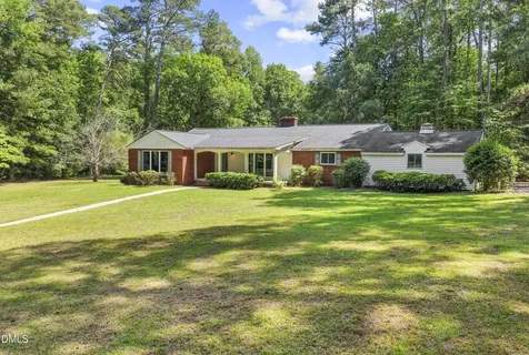 3 Dogwood Forest Clayton NC 27520