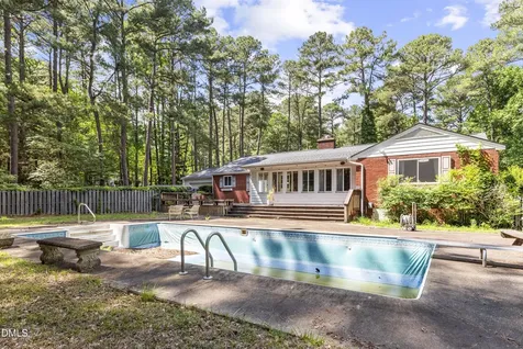 3 Dogwood Forest Clayton NC 27520