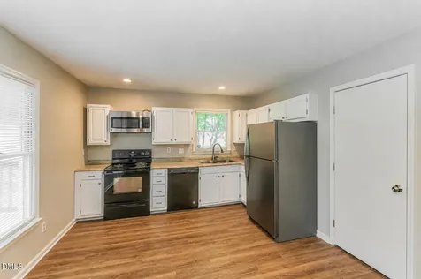 7312 Pebblebrook Drive Fayetteville NC 28314