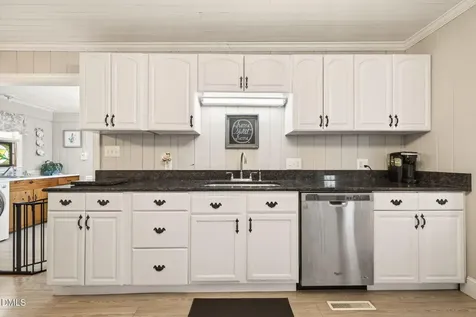 1490 Scott Road Kenly NC 27542