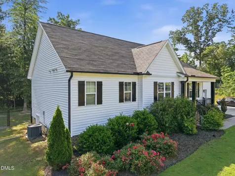 102 Golden Eagle Ridge Zebulon NC 27597