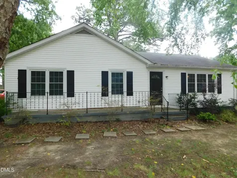 1536 Hight Street Henderson NC 27536