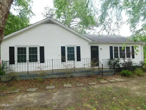 1536 Hight Street Henderson NC 27536