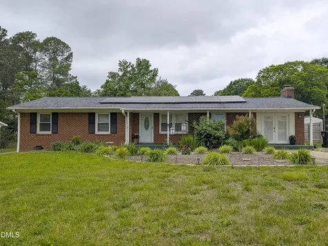 210 Ln Of Sir Gawaine Garner NC 27529