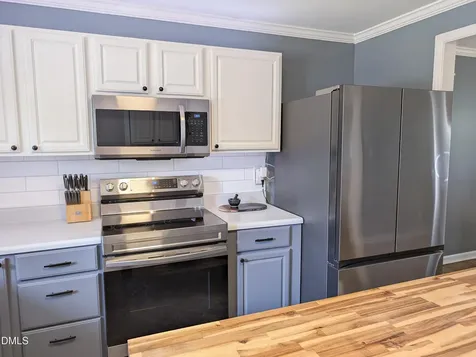 210 Ln Of Sir Gawaine Garner NC 27529