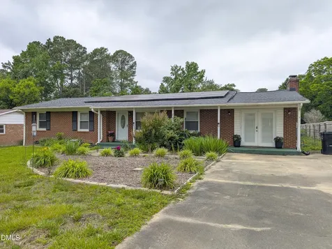 210 Ln Of Sir Gawaine Garner NC 27529