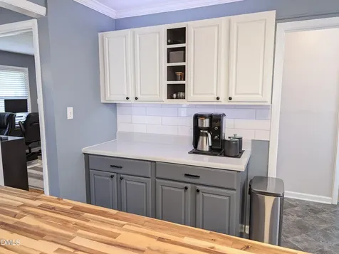 210 Ln Of Sir Gawaine Garner NC 27529