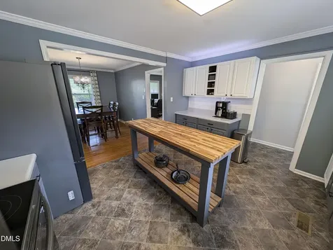 210 Ln Of Sir Gawaine Garner NC 27529